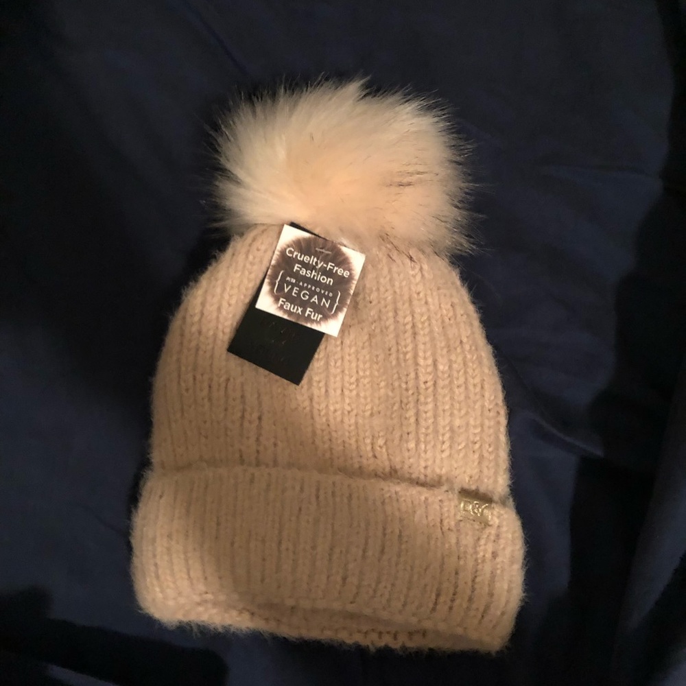 Pom Pom hat